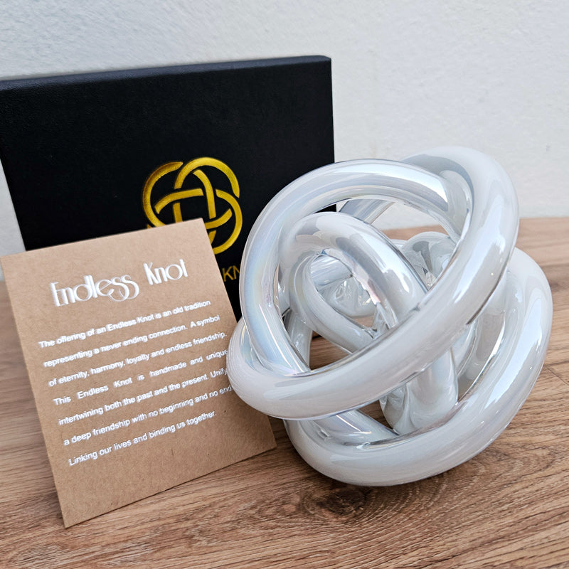 Endless Knot Classic Pearl White