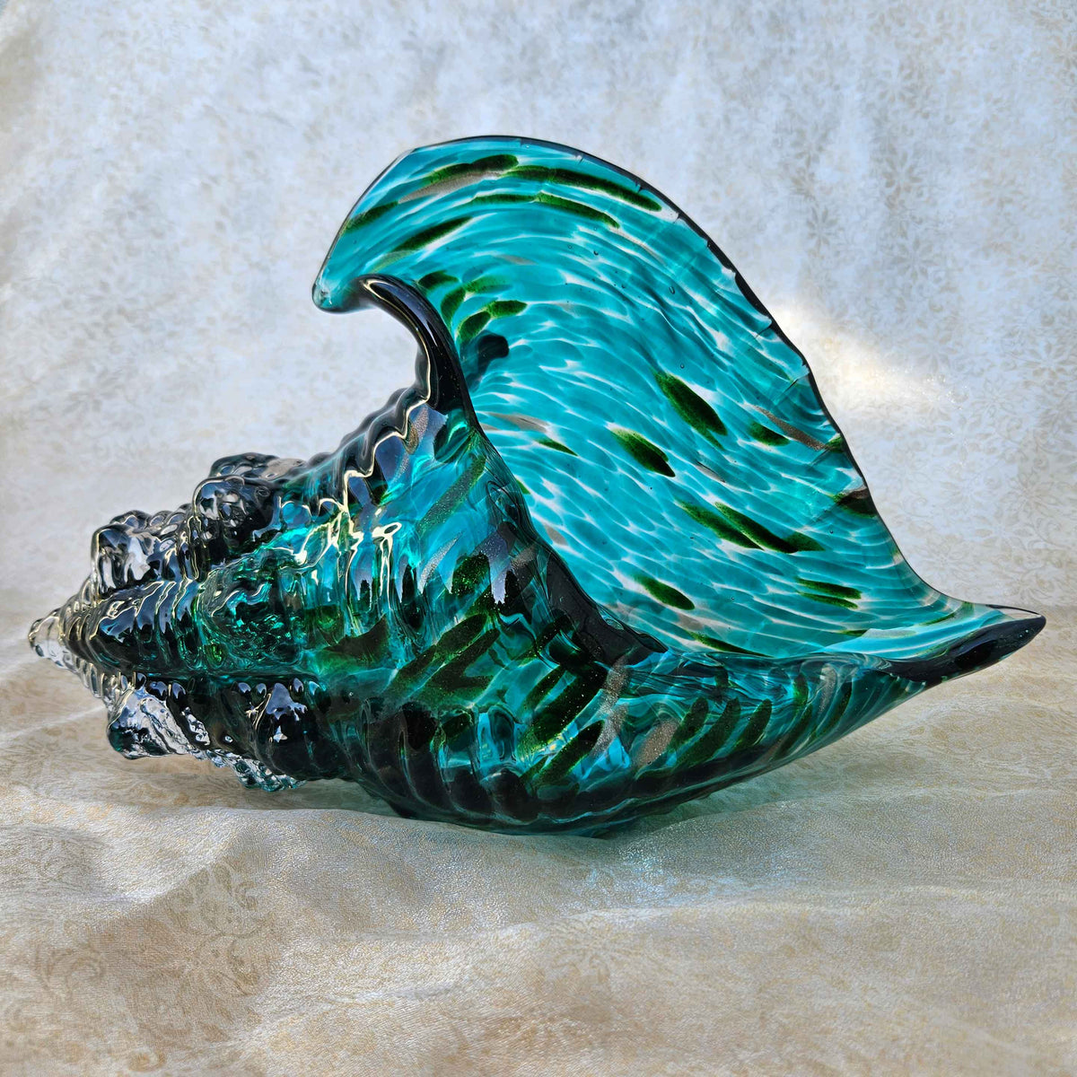 LED Shell Glow Light - Teal & Gold