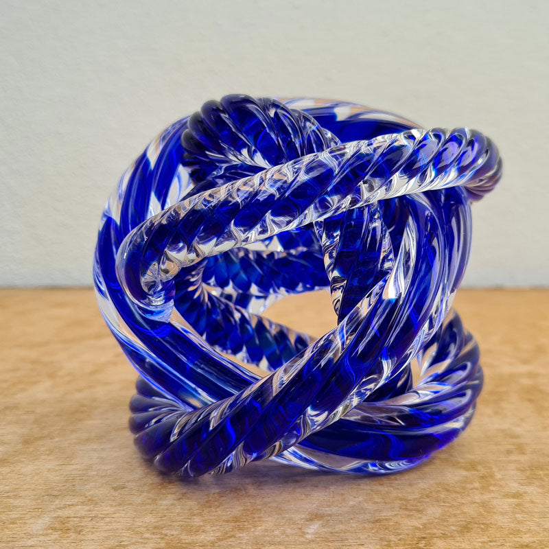 Endless Knot Classic Blue Rope Twist